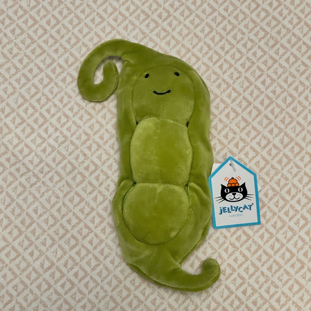 Jellycat “Vivacious Pea” Green Peapod Plush